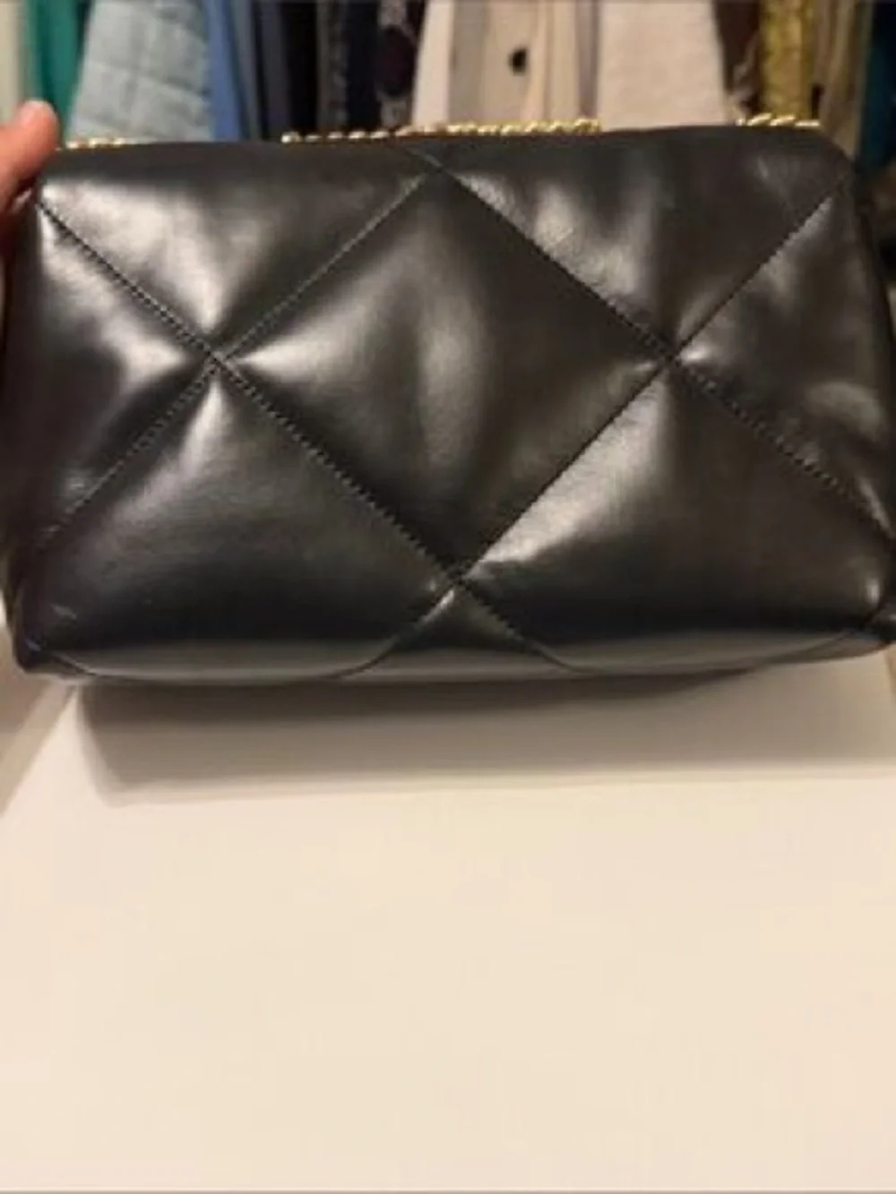 Tory Burch Black Quilted Leather Shoulder Bag with Gold Logo and Chain